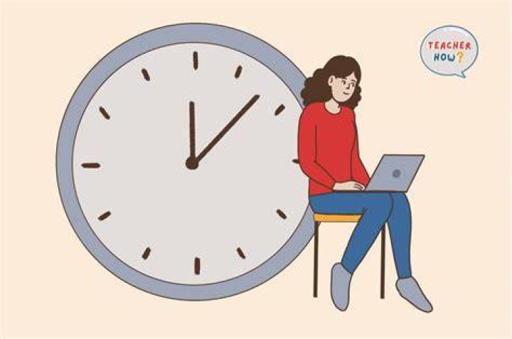 How many hours does a full time primary teacher work?
